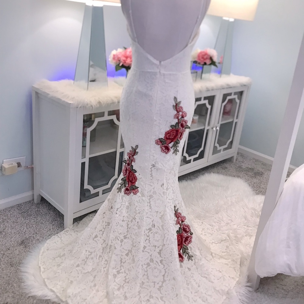 Fashion Nova Dress 🌹 - Picture 5 of 8